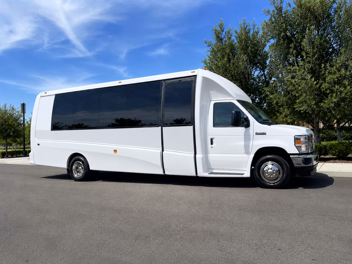 corporate airport transfer buses between taunton and logan international