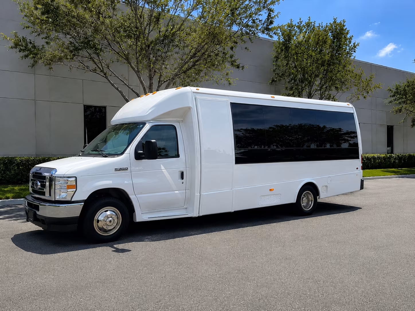 hotel to venue shuttle buses for taunton corporate groups
