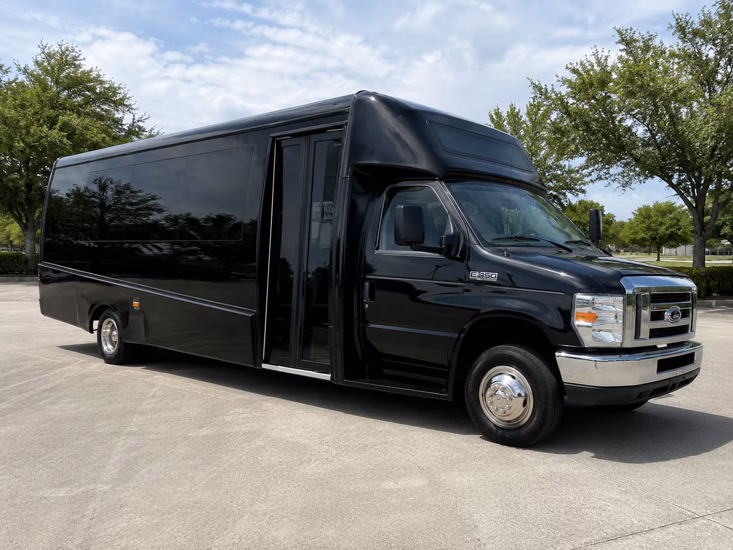 minibuses for taunton school trips to local cultural and historical sites