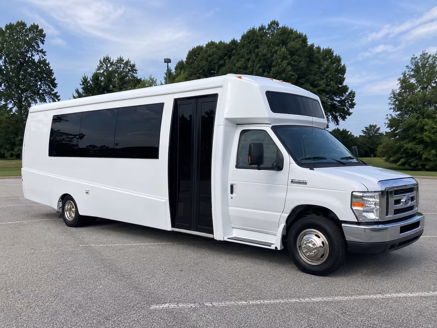 taunton 18 passenger party bus