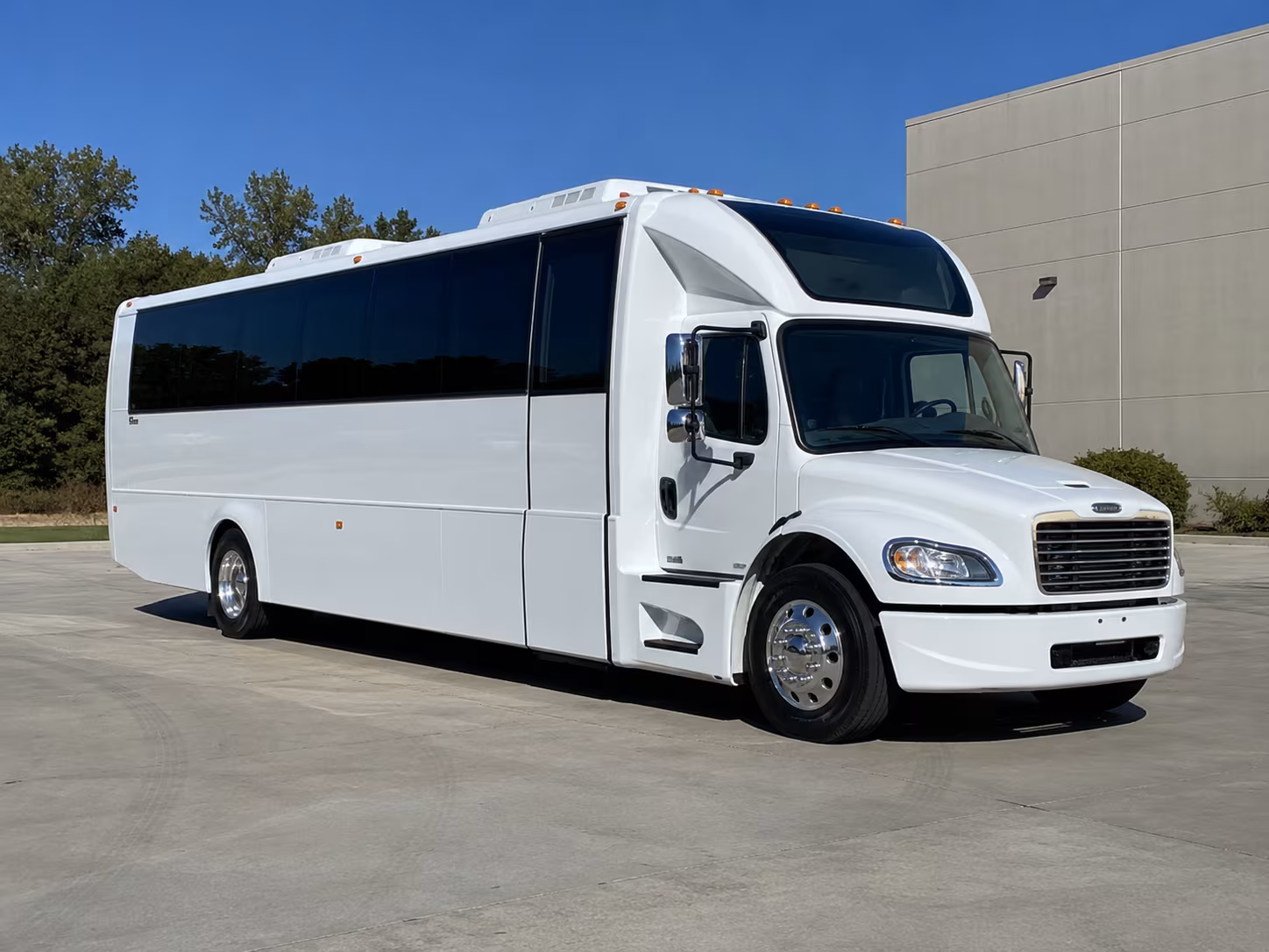 taunton 28 passenger party bus